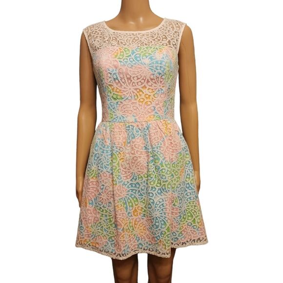 Lilly Pulitzer Dresses & Skirts - Lilly Pulitzer Sleeveless Floral Lace Overlay Mini Dress S